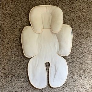 Newborn car seat insert